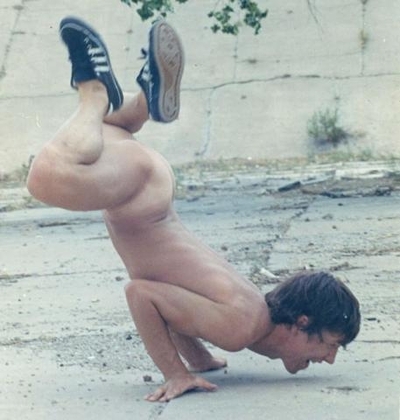 nekkid breakin'
